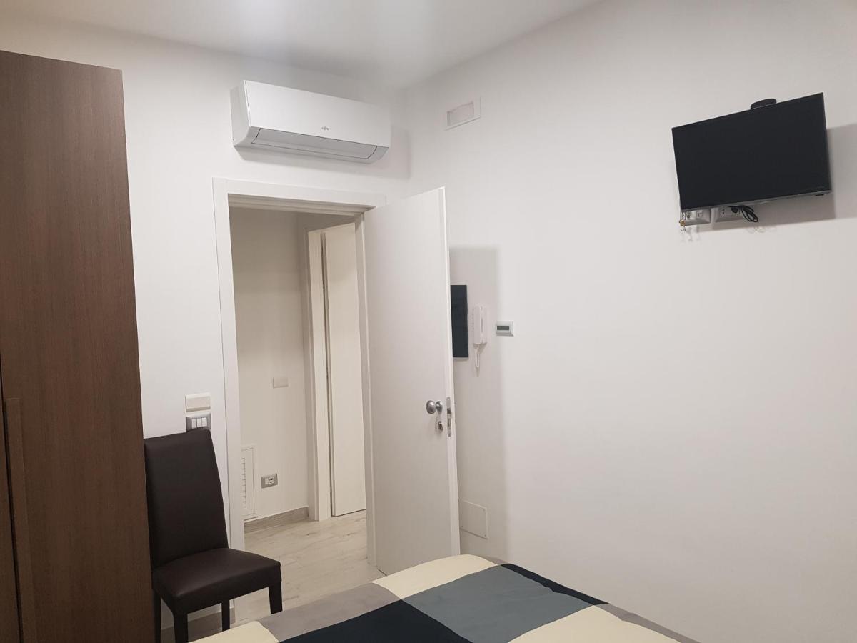 Guest House Via Milano Catanzaro Bagian luar foto