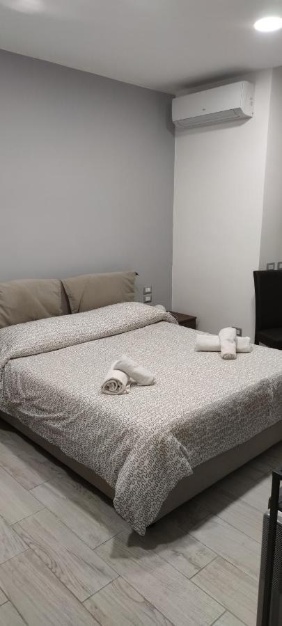 Guest House Via Milano Catanzaro Bagian luar foto