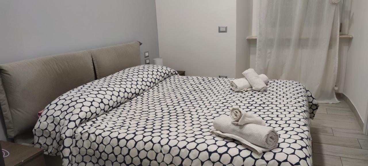 Guest House Via Milano Catanzaro Bagian luar foto