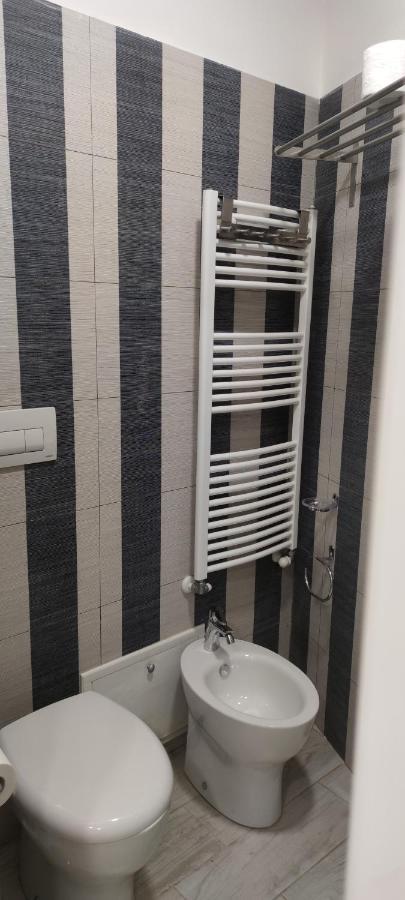 Guest House Via Milano Catanzaro Bagian luar foto