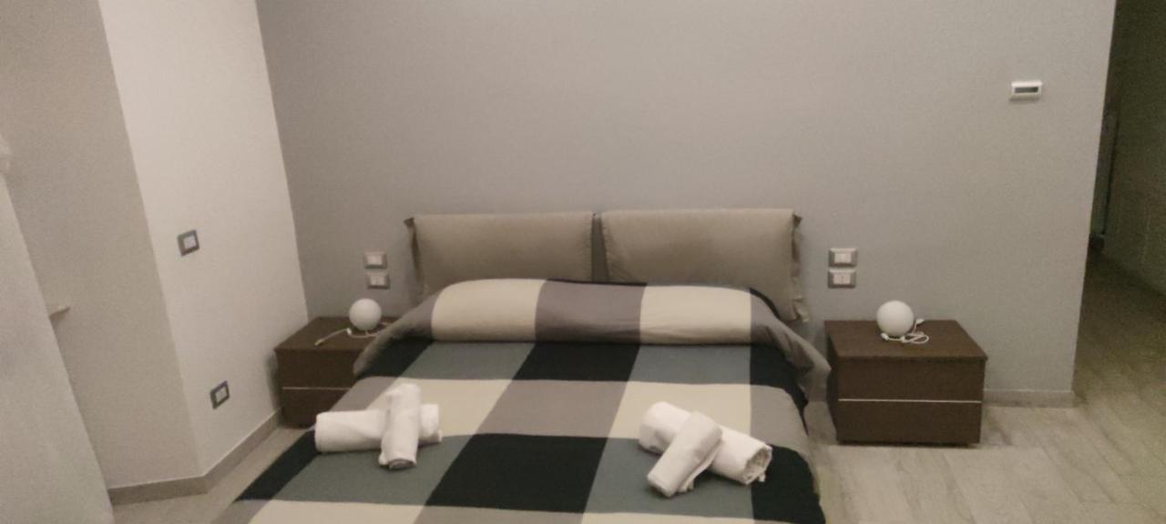 Guest House Via Milano Catanzaro Bagian luar foto
