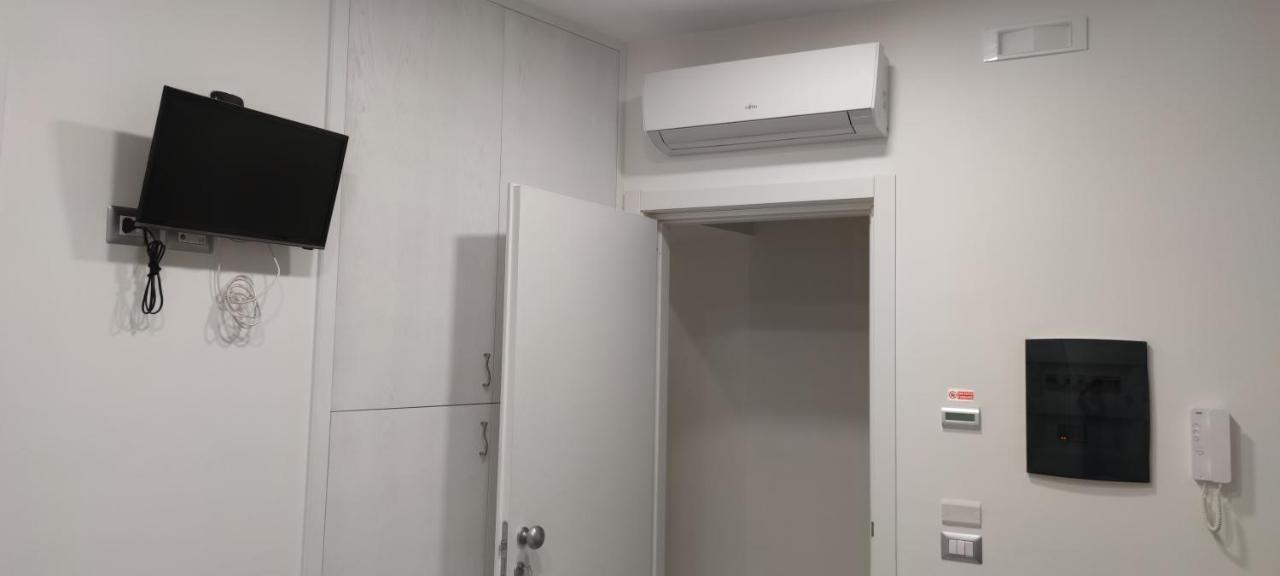 Guest House Via Milano Catanzaro Bagian luar foto
