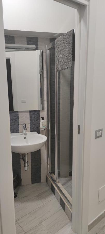 Guest House Via Milano Catanzaro Bagian luar foto