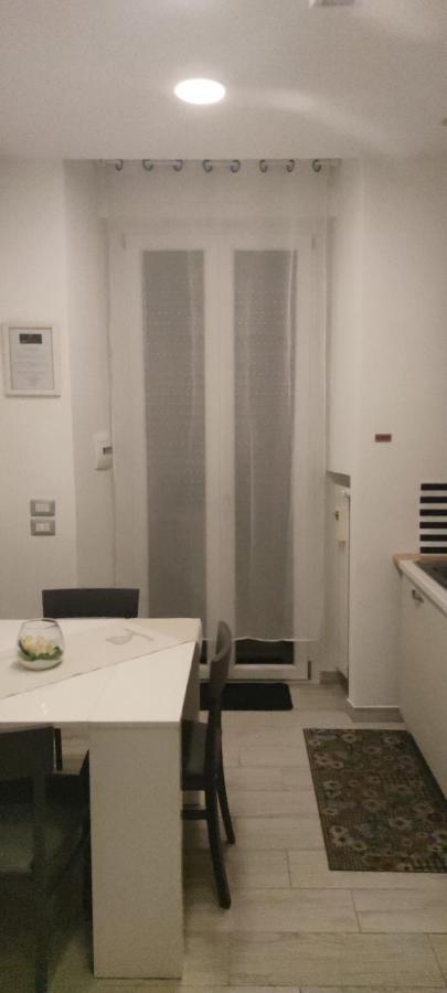 Guest House Via Milano Catanzaro Bagian luar foto