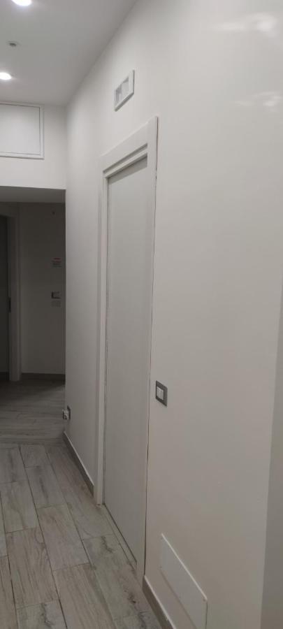 Guest House Via Milano Catanzaro Bagian luar foto